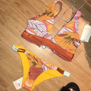 NWT MAAJI large top and small bottoms